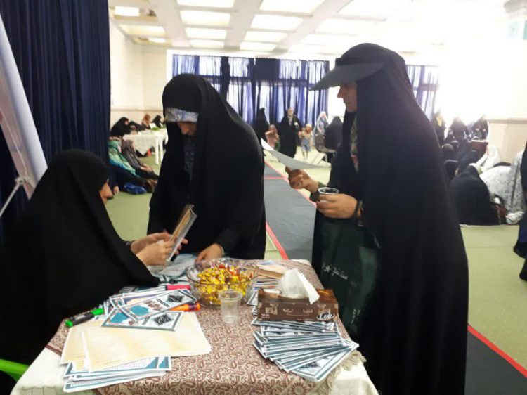 تبلیغ حوزه های علمیه خواهران در نماز جمعه